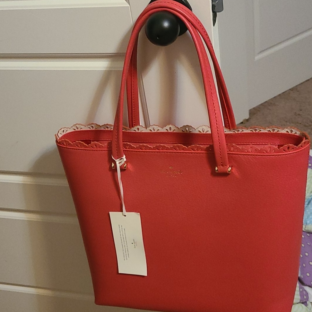 Kate Spade Fordham Court Handbag. - Picture 5 of 6